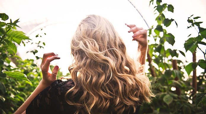 Włosy słowiańskie – czym je myć, żeby się nie niszczyły?