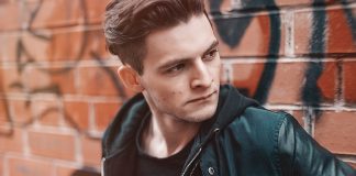 modna męska fryzura