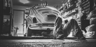 Jak naprawić zdarte czubki w butach?