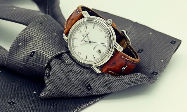 Jak zapakować zegarek na prezent?