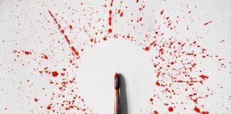 Jak utrwalić farbę na butach?