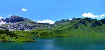 Jaka sukienka dla wysokich i szczupłych?