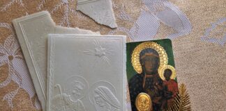 Czy opłatek można kłaść na tort z bitą śmietaną?