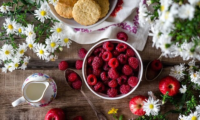 Jakich owoców nie dawać do tortu? Jakich owoców nie dawać do tortu?