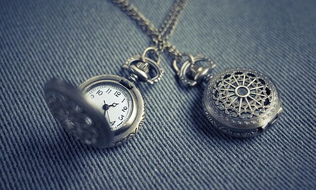 Jak nosić naszyjnik z golfem? Jak nosić naszyjnik z golfem?