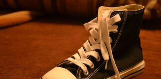 Jak odświeżyć kolor trampek?