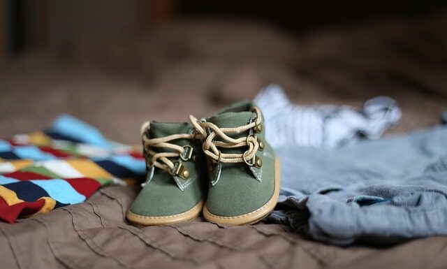 Jakie buty do jasnych spodni damskich? Jakie buty do jasnych spodni damskich?