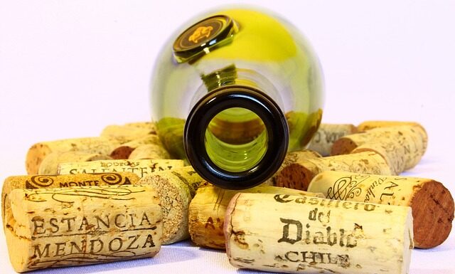 Jak zawiązać serwetkę na butelce wina? Jak zawiązać serwetkę na butelce wina?