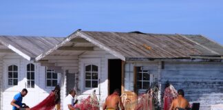 Jak załatać dziurę w podeszwie?