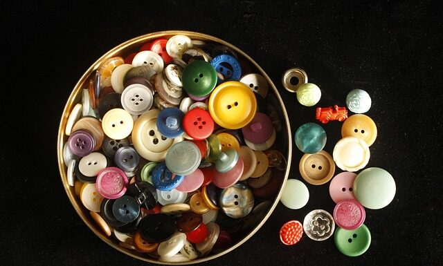 Czy garnitur zapina się na 2 guziki? Czy garnitur zapina się na 2 guziki?