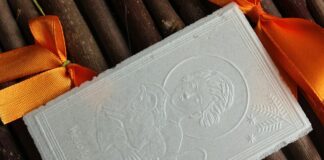 Czym się różni opłatek waflowy od cukrowego?