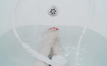 Jak długo trzeba moczyć gąbkę florystyczną? Jak długo trzeba moczyć gąbkę florystyczną?