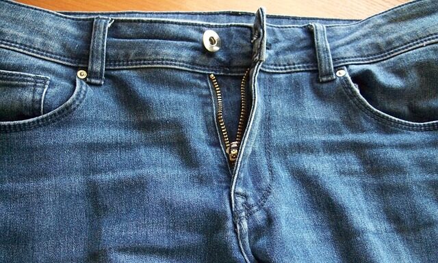 Czy można chodzić w rozpiętej marynarce?