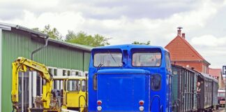 Czym skleić sztuczne kwiaty?