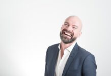 Z czym nosić czerwony golf? Z czym nosić czerwony golf?