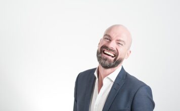 Z czym nosić czerwony golf?