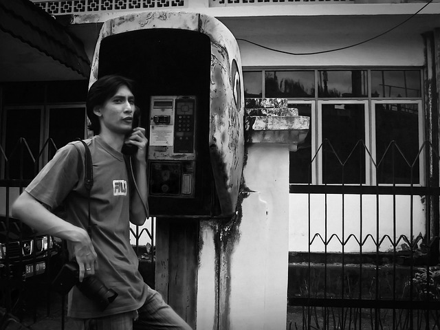 Czy można nosić iPhone bez etui? Czy można nosić iPhone bez etui?