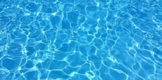 Czy na basen trzeba mieć strój jednoczęściowy?