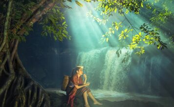 Z jakiej firmy kupić strój kąpielowy?