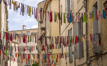 Czym smarować brzuch w ciąży żeby nie mieć rozstępów? Czym smarować brzuch w ciąży żeby nie mieć rozstępów?