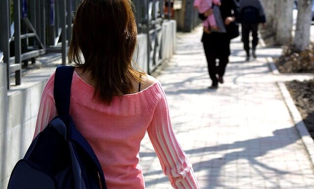 Kto ma ciemniejsze włosy brunet czy szatyn? Kto ma ciemniejsze włosy brunet czy szatyn?