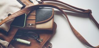 Jak ładnie zapakować torebkę na prezent?