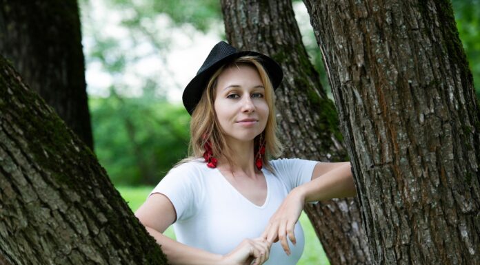 Jak się nosi longsleeve damski?