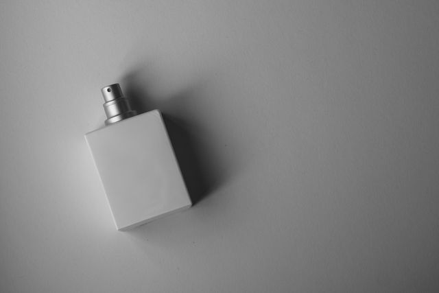 pexels-castorlystock-3785784 perfumy